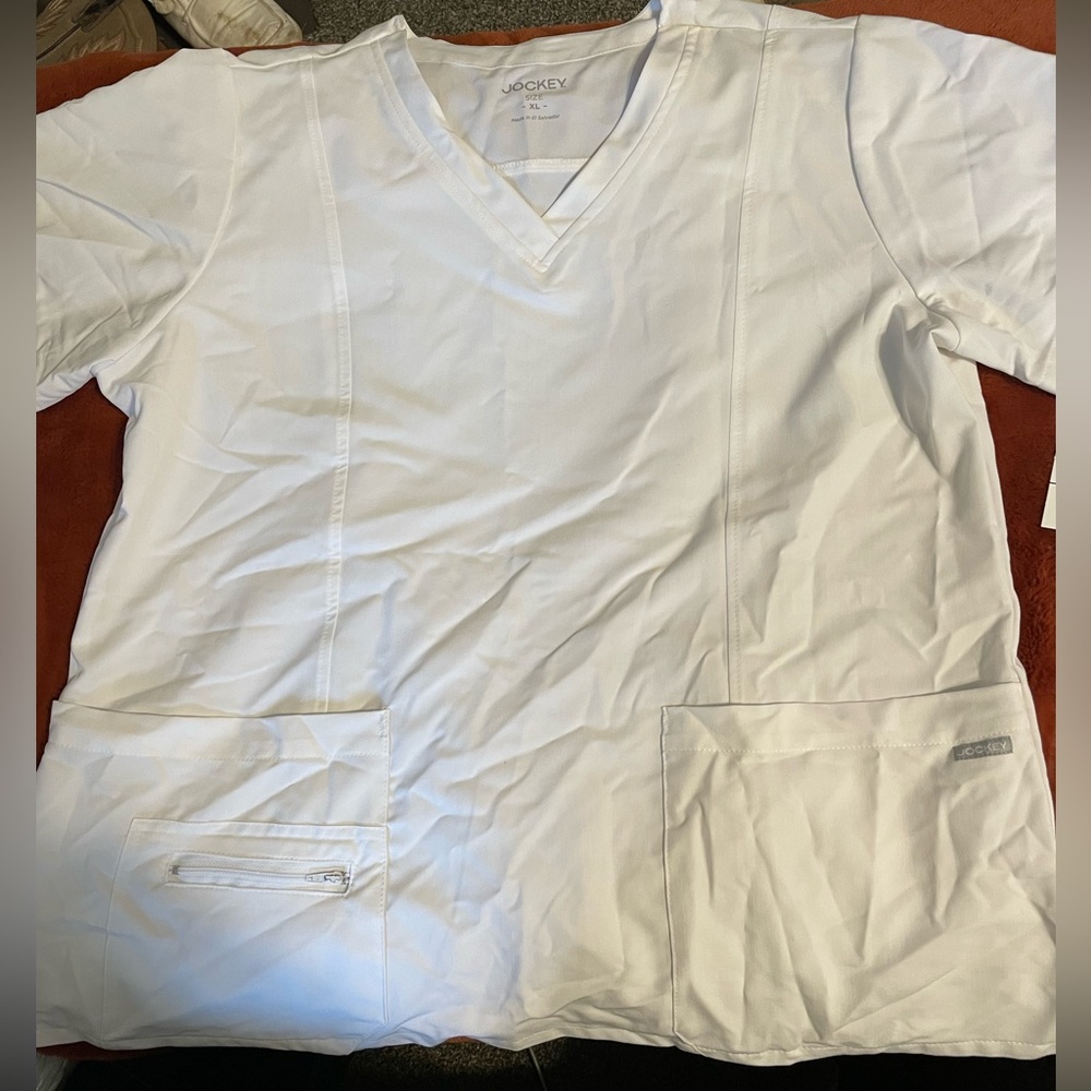 Jockey scrub top